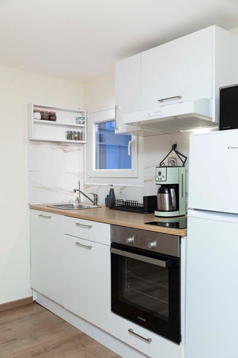 Quiet 7-hills Apartment in Thessaloniki