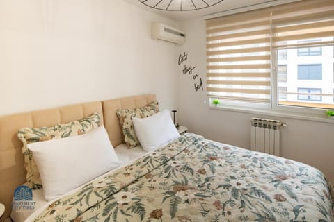 Bed, Bedroom, air conditioner