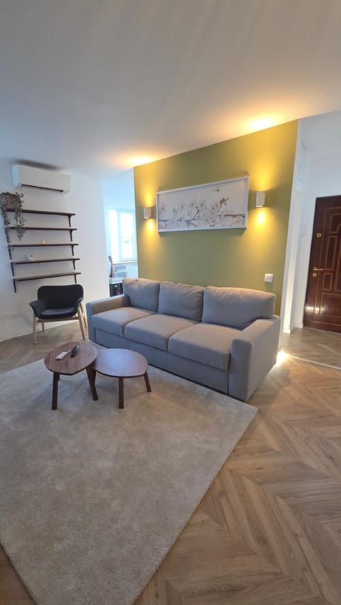 Communal lounge/ TV room, TV and multimedia, Living room, Seating area