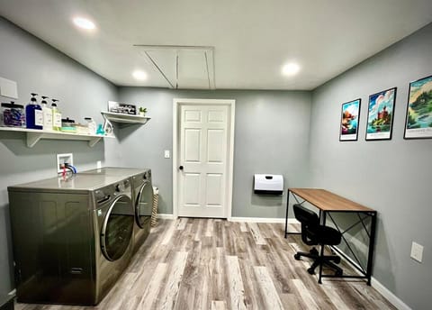 Home in the Heart of Alex Bay Near Boldt Castle! House in Alexandria Bay