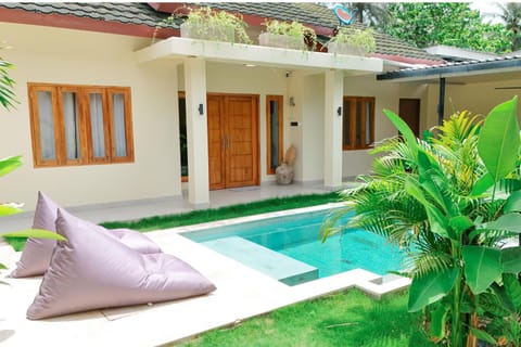 Property building, Pool view, Swimming pool