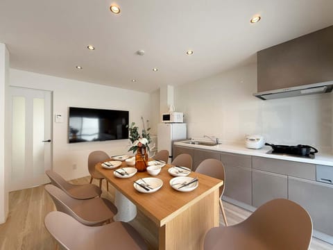 Kitchen or kitchenette, Dining area, stove