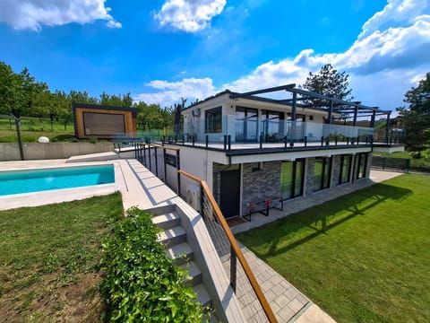 Property building, Day