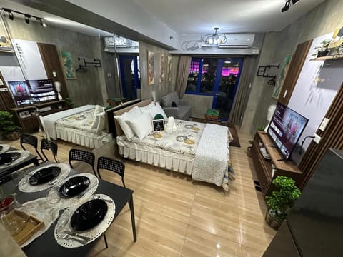 Bed, Living room, Photo of the whole room, Seating area, Dining area, Bedroom, air conditioner