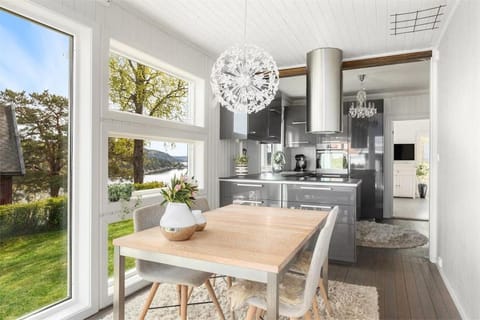 View (from property/room), Dining area, Garden view, Sea view