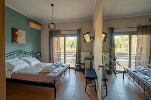 Atlas Mansion-4 Bedroom Home House in Gouvia