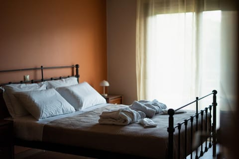 Atlas Mansion-4 Bedroom Home House in Gouvia