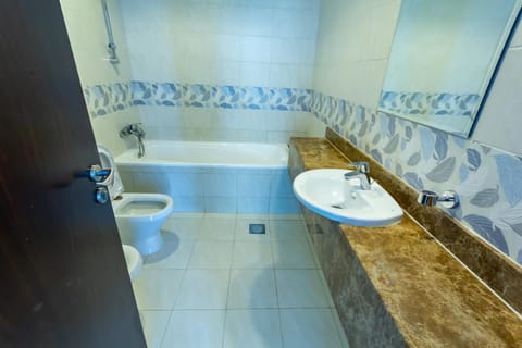 Rental Small Rooms for female guest in the heart of Dubai بنات فقط Vacation rental in Dubai