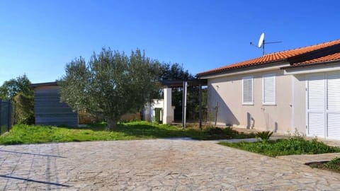 peroj house blue sea Villa in Fažana