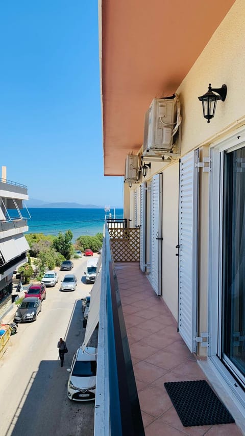 Property building, Day, Natural landscape, View (from property/room), Balcony/Terrace, Sea view, Parking