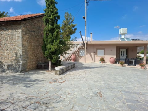 Karofillos homes-Oropedio Apartment in Lasithi