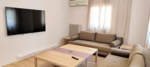 Family apartment in Acropolis with roof garden Apartment in Athens