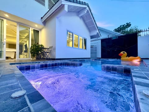 Property building, Swimming pool