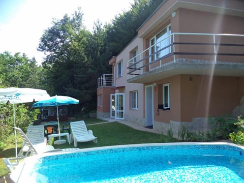 Facade/entrance, Pool view