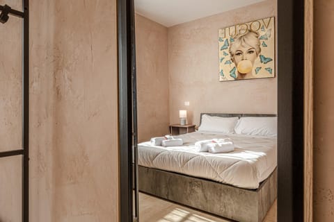 Bed, Photo of the whole room, Bedroom, towels, wardrobe