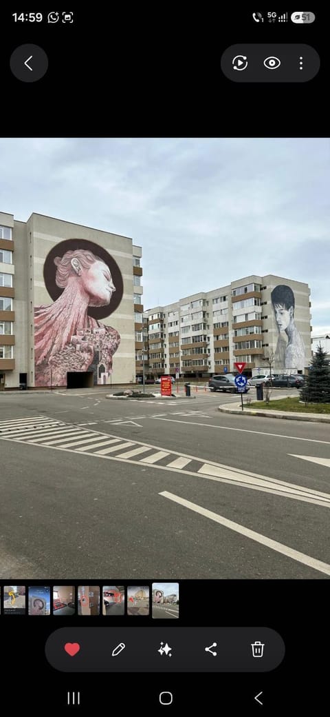 Neighbourhood, Location