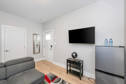 Cozy Langford suite Apartment in Cowichan Valley