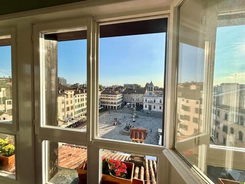 Piazza San Giacomo - Attico su due livelli Apartment in Friuli-Venezia Giulia