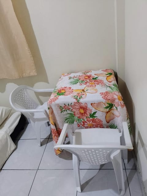 Quarto Individual Privativo Bed and Breakfast in Duque de Caxias