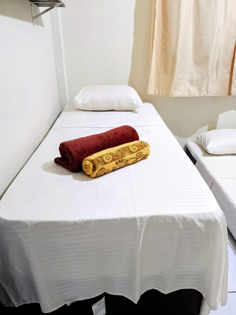 Quarto Individual Privativo Bed and Breakfast in Duque de Caxias