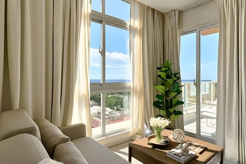 Natural landscape, View (from property/room), Balcony/Terrace, Living room, Sea view