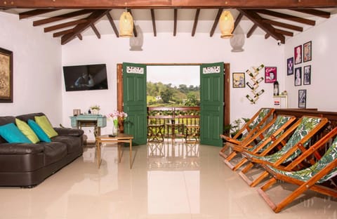 Patio, Communal lounge/ TV room, Communal lounge/ TV room, TV and multimedia, Balcony/Terrace, Living room, Seating area, Garden view