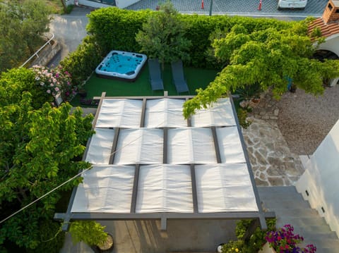 Property building, Garden, Hot Tub