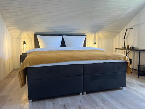 Bed, Bedroom