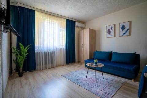 TV and multimedia, Seating area