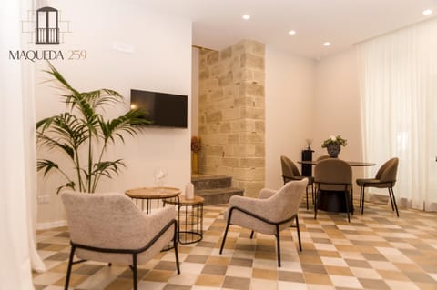 Communal lounge/ TV room, Living room, Seating area