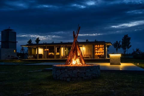 Property building, Patio, Garden view, Area and facilities, Area and facilities, fireplace