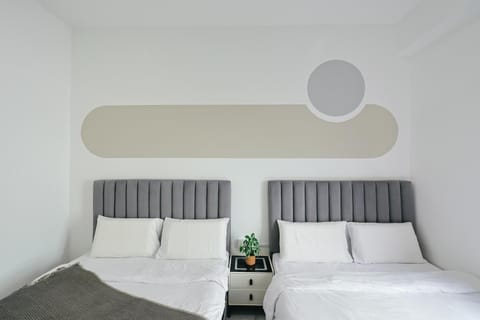 Property building, Bed, Photo of the whole room, Bedroom