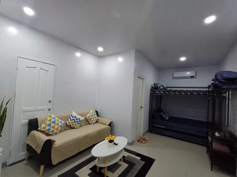 Bed, Living room, Photo of the whole room, Seating area, Bedroom, towels