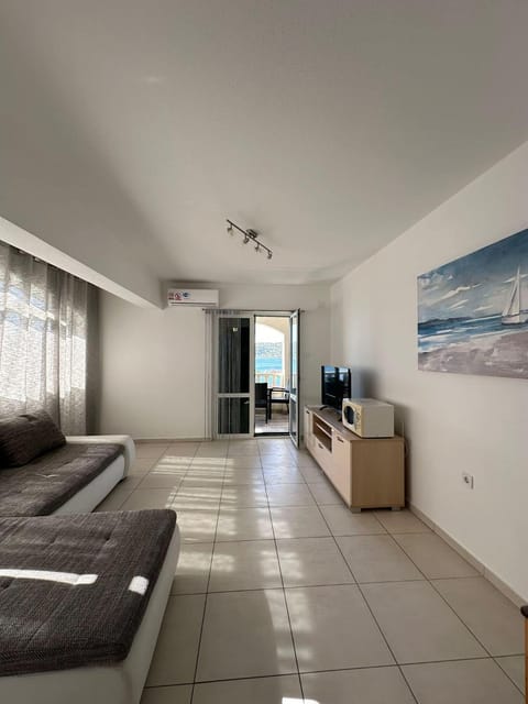 TV and multimedia, Living room, air conditioner