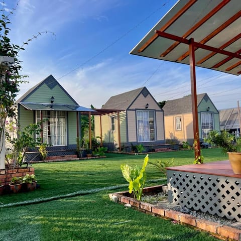 Day, Garden view