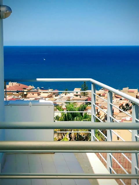 Natural landscape, Balcony/Terrace, Sea view