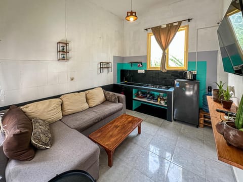Kitchen or kitchenette, Living room, Seating area