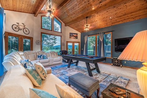 Billiard, Living room