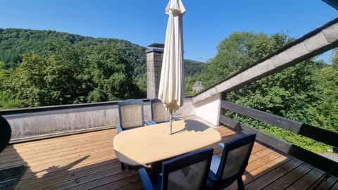 Patio, Day, Natural landscape, View (from property/room), Balcony/Terrace, Dining area, Mountain view