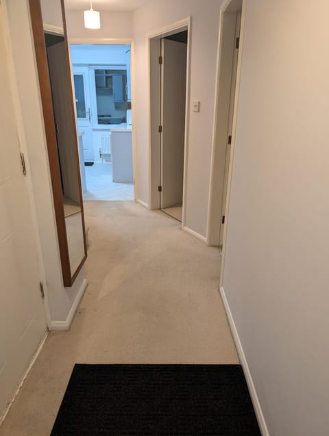 Spacious 3 bedroom house with games room Apartment in Leicester