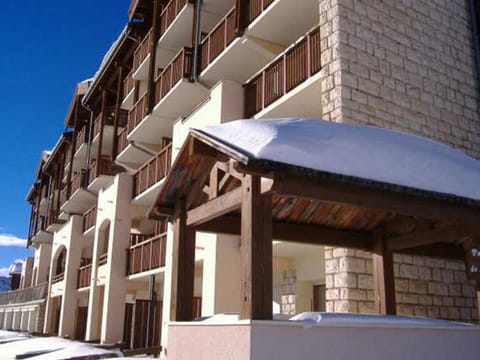 Duplex 4 pers. au calme avec parking, vue imprenable - FR-1-445-227 Apartment in Montgenèvre