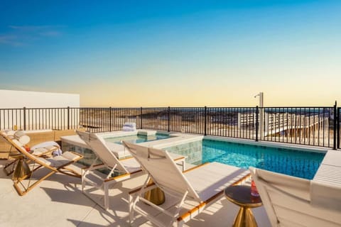 Miramare - Beachfront Luxury with Pool & Elevator House in Romar Beach