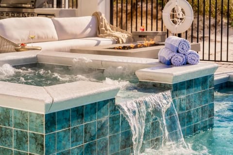 Elysian - Beachfront Paradise with Luxury Amenities House in Romar Beach