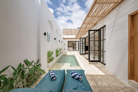 Patio, Pool view, Swimming pool, sunbed