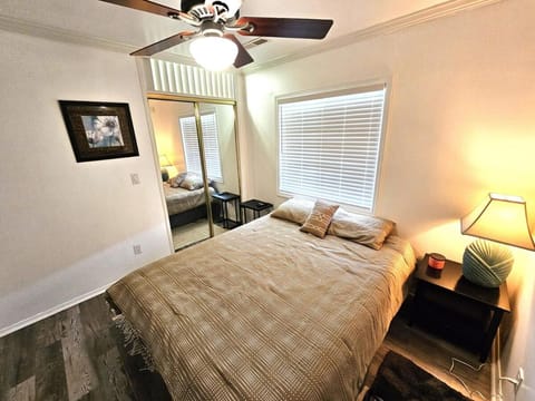 Waterfront hideaway on the canal House in South Daytona