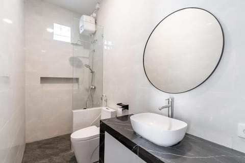 Quiet Escape with Lush Rice Field Views House in Kediri