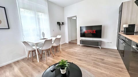 TV and multimedia, Dining area, Evening entertainment