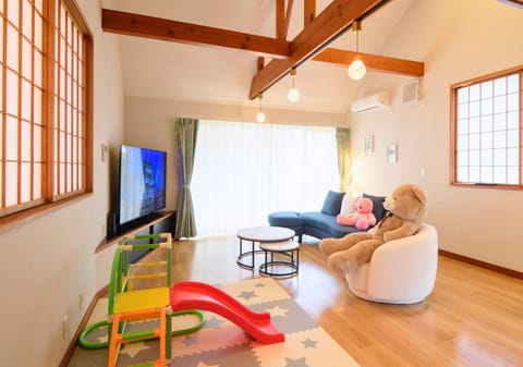 Children play ground, TV and multimedia, Living room, Seating area