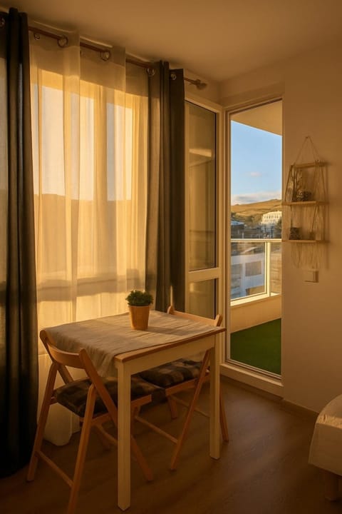 View (from property/room), Balcony/Terrace, Dining area