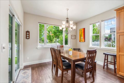 Schweitzer Dover Bay – Ski Lake Dine House in Dover